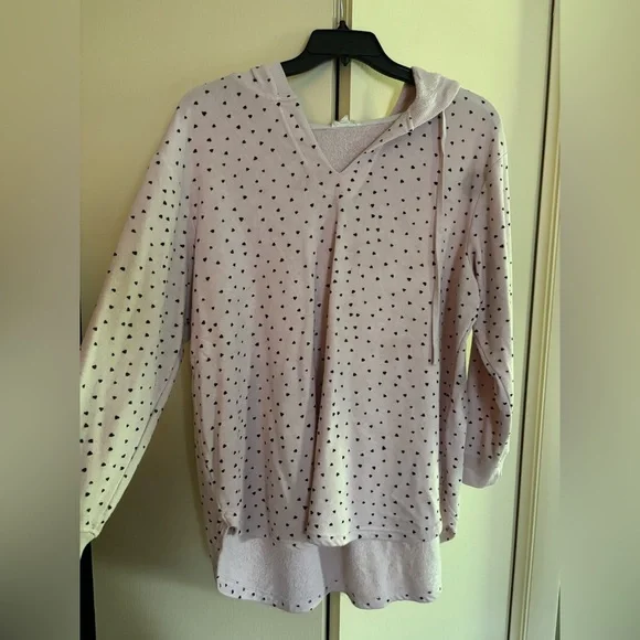 Jane and Delancey Light Pink Top with Black Hearts - Picture 1 of 4